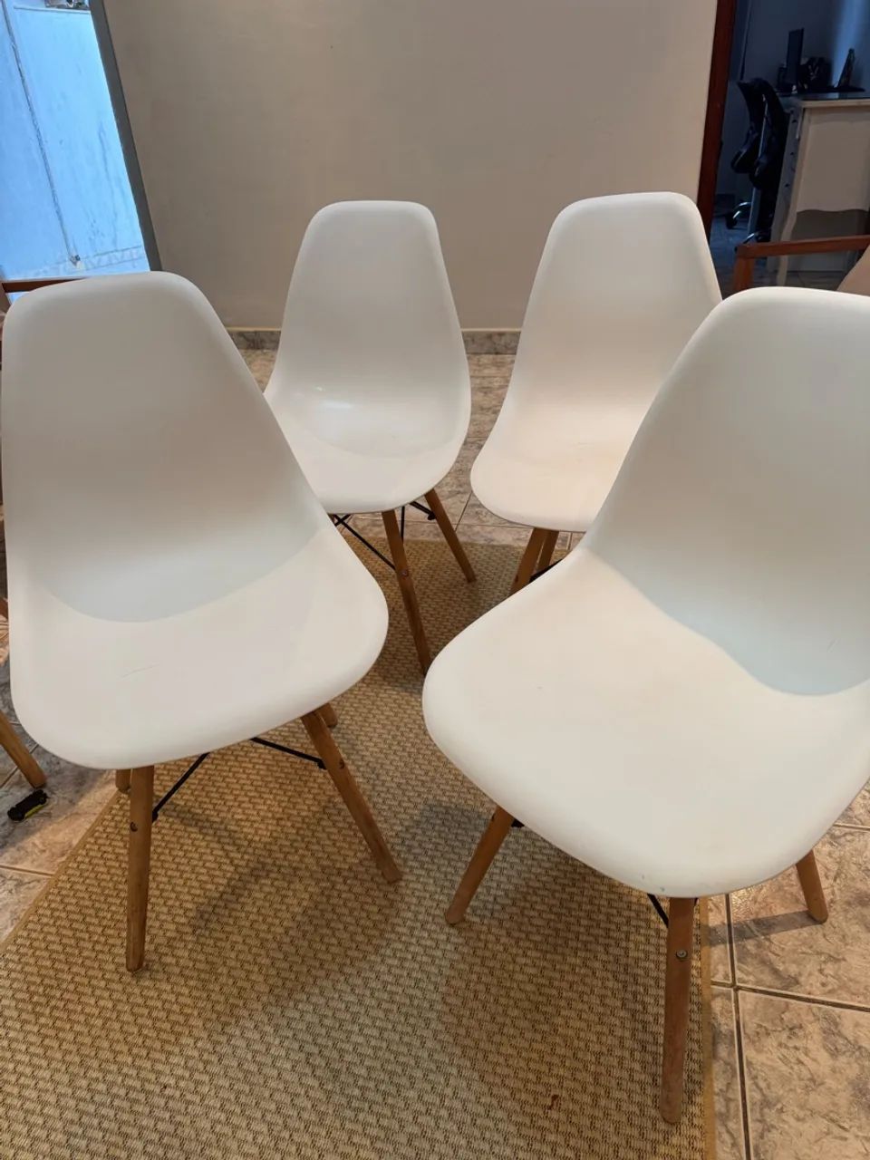 Jogo com 4 Cadeiras Charles Eames Brancas