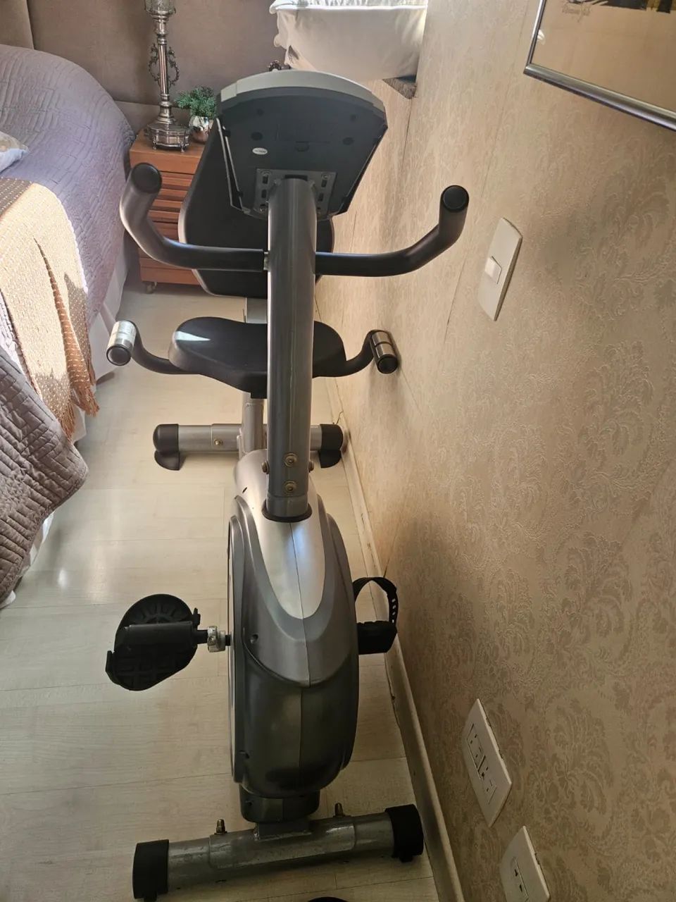 Bicicleta ergométrica Kikos KR5.6 muito nova! - Foto 4