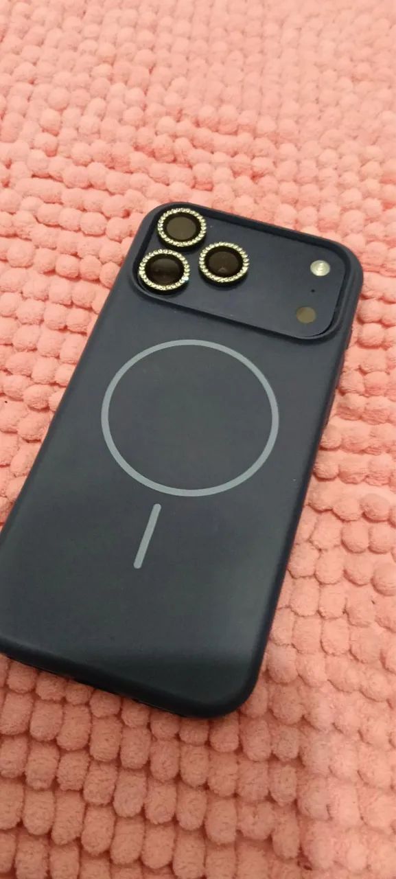 iPhone 17 pro max 256 gb novinho apenas troco - Foto 2