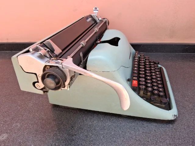 Máquina De Escrever Olivetti Lexikon 80 - Foto 3