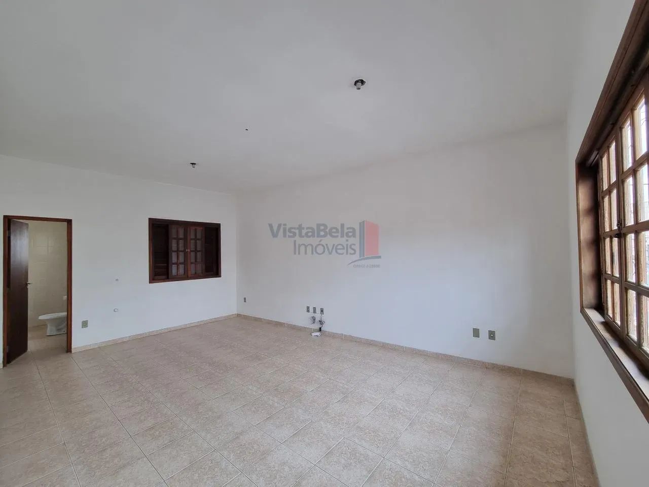 Sala Comercial para Aluguel | 61 m² no Centro, Pindamonhangaba  1 banheiro