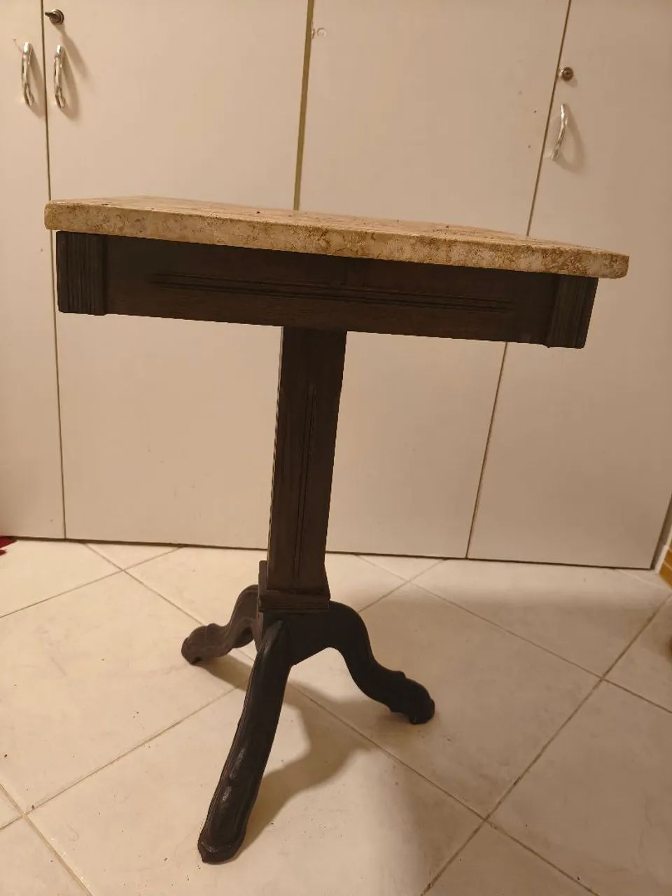 Mesa marmore 0.52cm tampo marmore 0.79cm altupo base de madeira - Foto 4