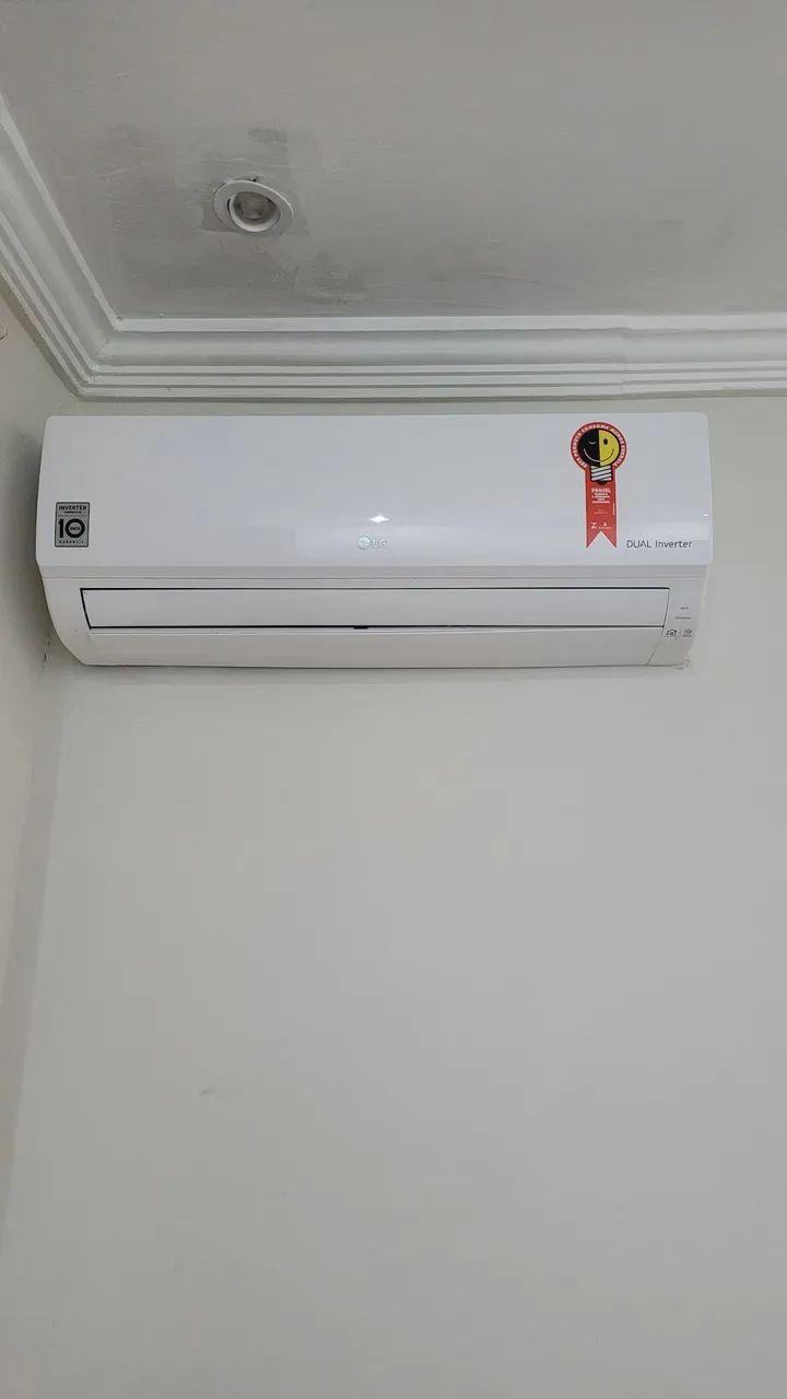 AR CONDICIONADO SPLIT 9000