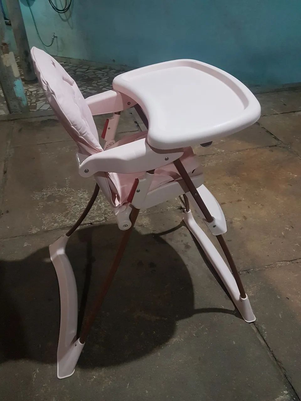 Cadeira de alimentação menina Galzerano cor rosa-claro suporta até 23kg - Foto 2