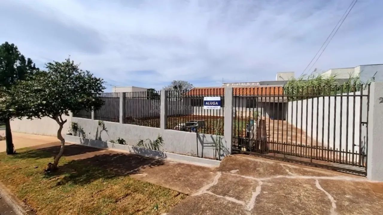 Casa/Sobrado Casa em Maringá