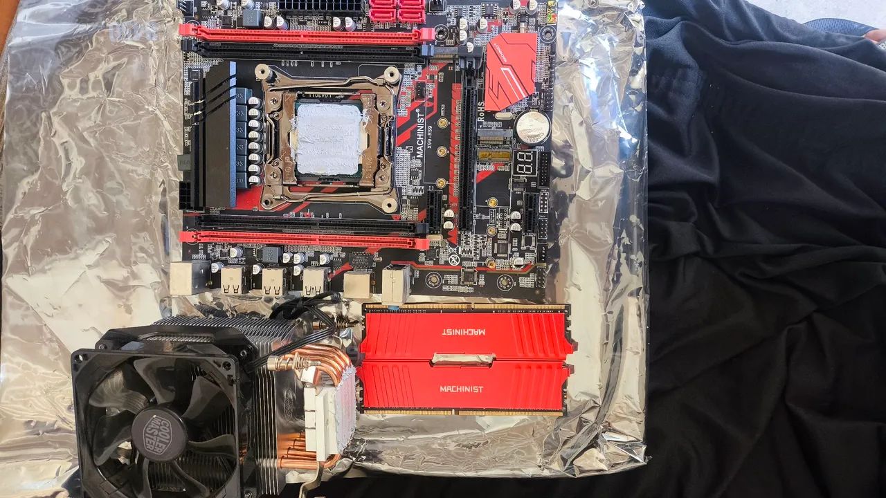 KIT XEON 2640 V3 - 16 RAM - COOLER MASTER  - Foto 2