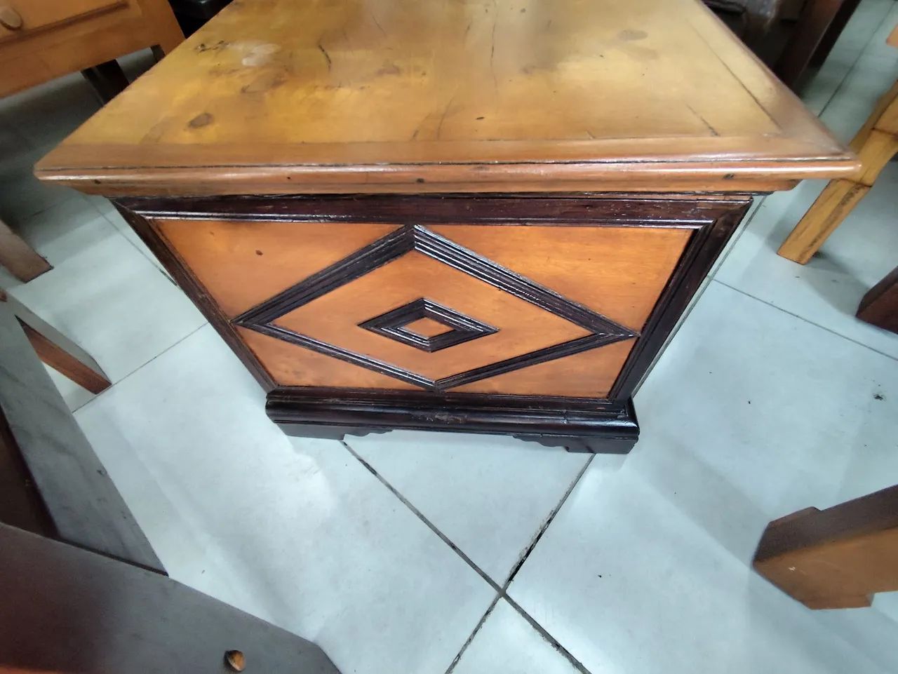 MESA DE CENTRO / BAÚ DE MADEIRA - Foto 3