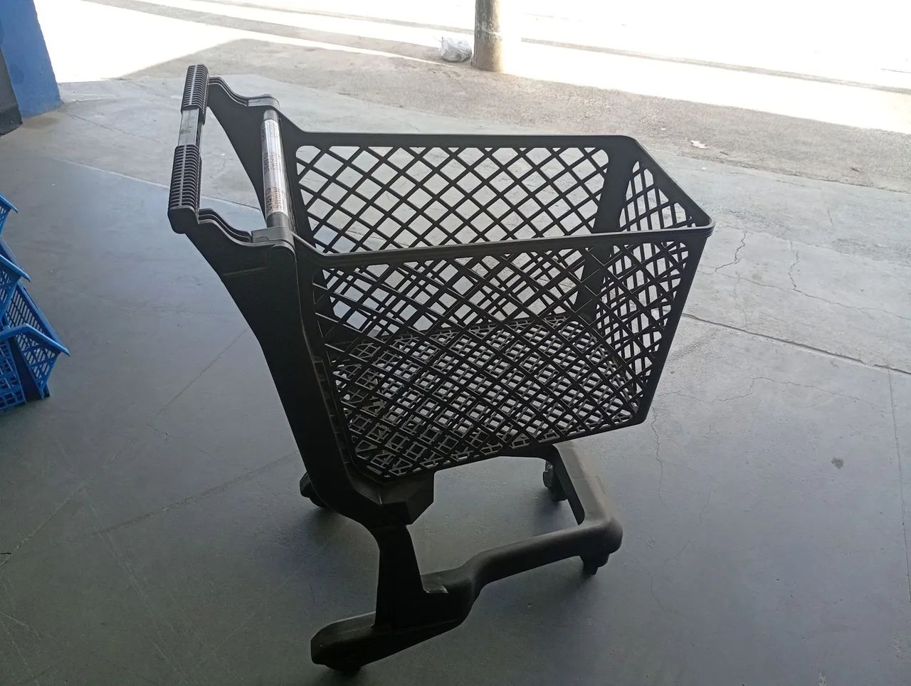 CARRINHO DE COMPRAS PLASTICO SO A CENTERACO TEM *B - Foto 4