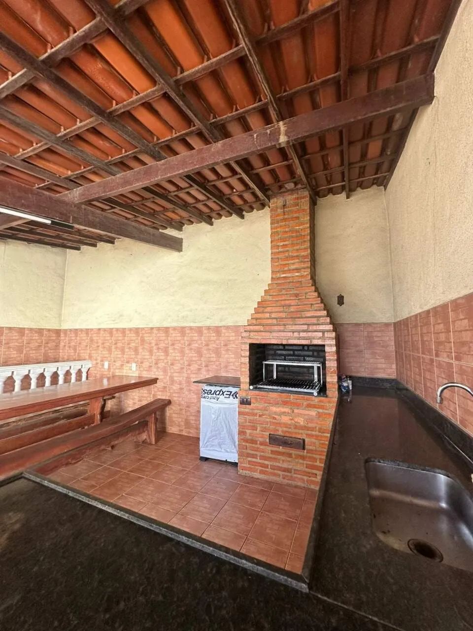 Casa à venda com 3 quartos, 1 suite, 3 vagas e 3 banheiros. - Foto 3