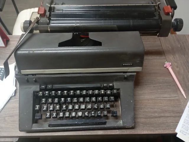 Máquina de escrever - Foto 3
