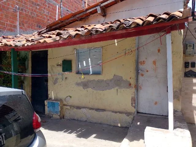 Vendo casa 7 cômodos 4 banheiros - Foto 2