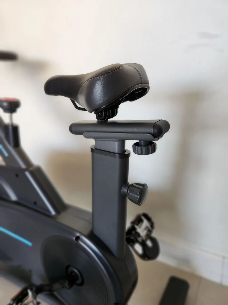Bicicleta Spinning Ovicx Xcycle Q200 - Resistência Magnética (Semi-nova) - Foto 4