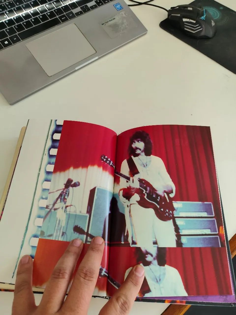 Vendo livro Brack Sabbath - Foto 2