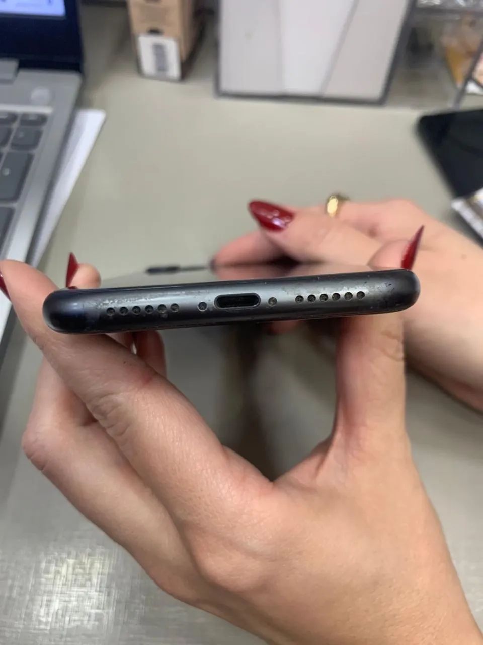 Vende iPhone 11 64G 