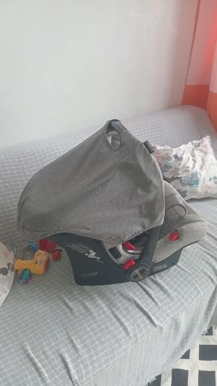Carrinho de bebê/ Bebê conforto 