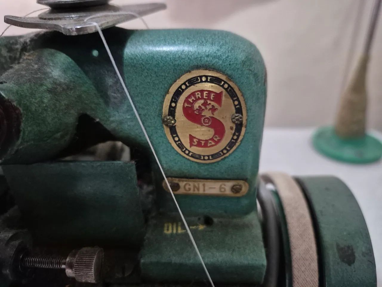 Overlock singer com mesa