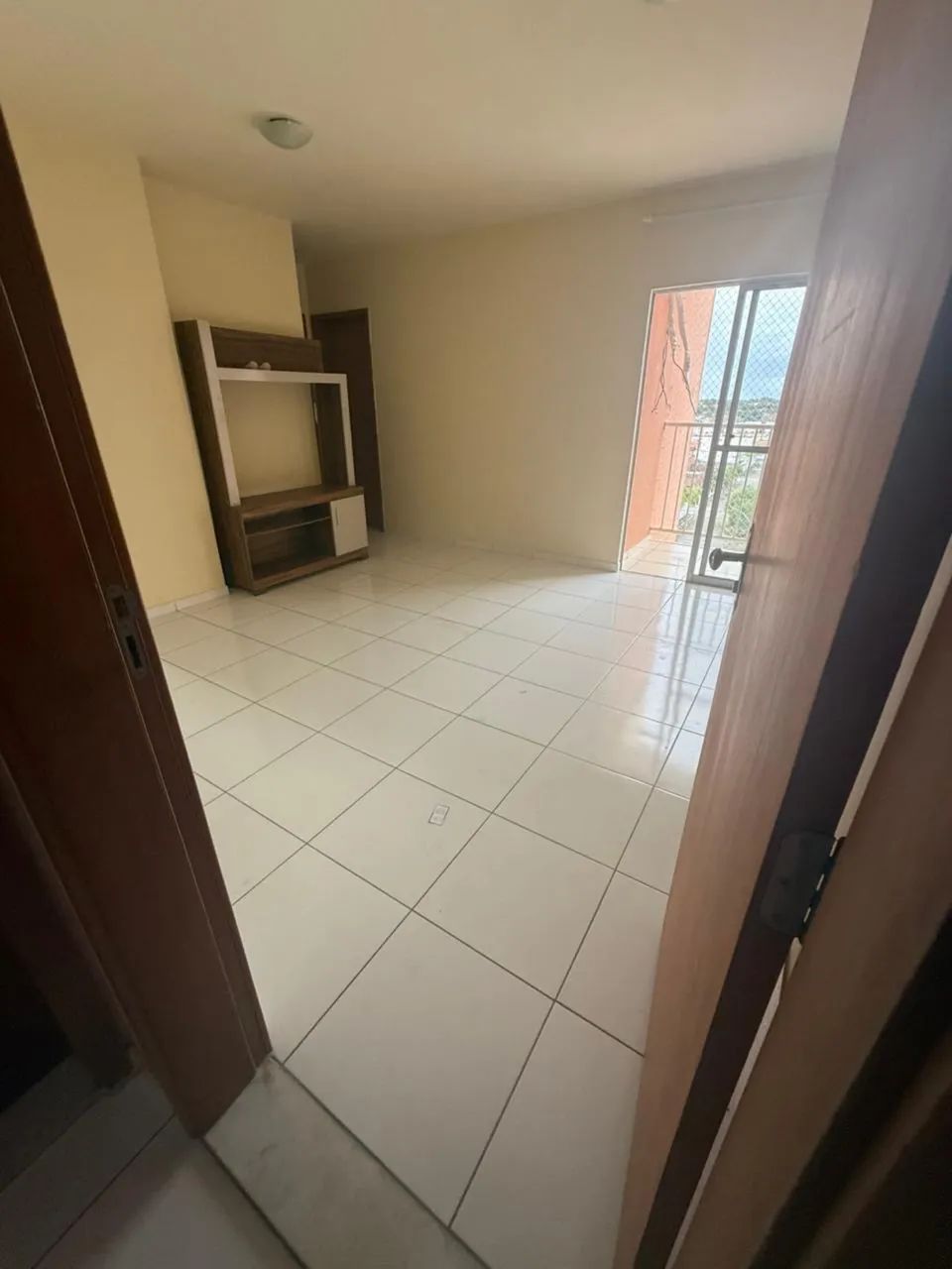 ALUGO APTO 2/4 NO SIM COM SUÍTE 