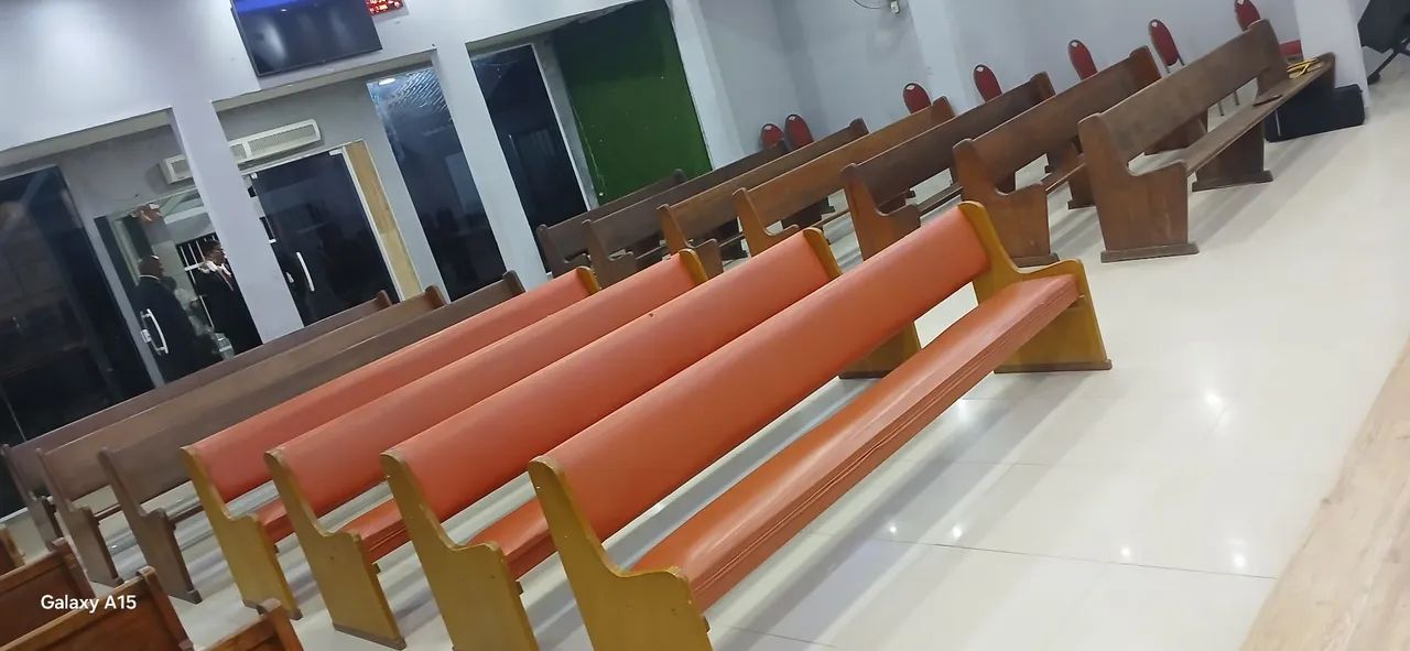 Vendo bancos eventos e igrejas etc