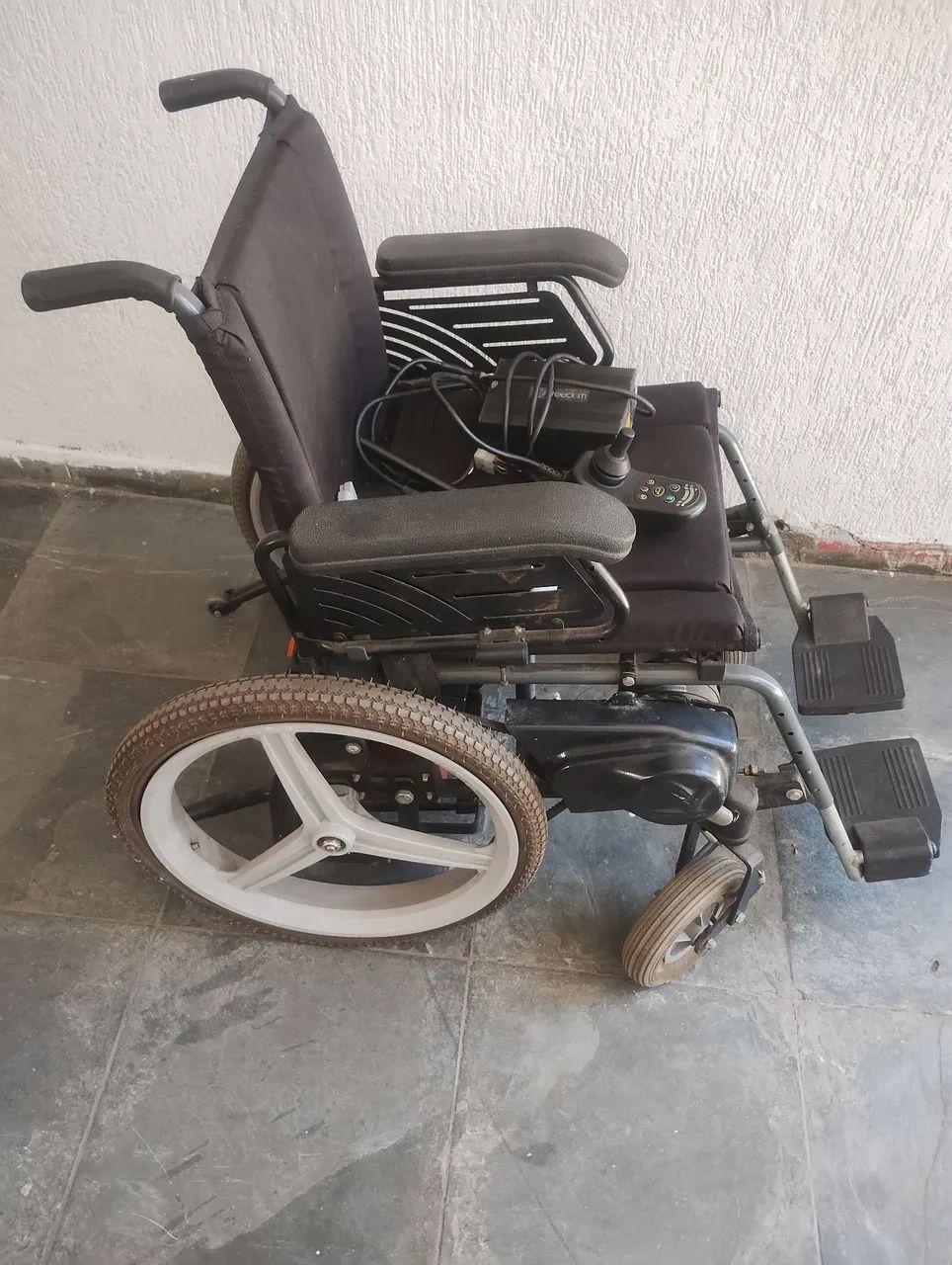 Cadeira de Roda Motorizada  - Foto 2