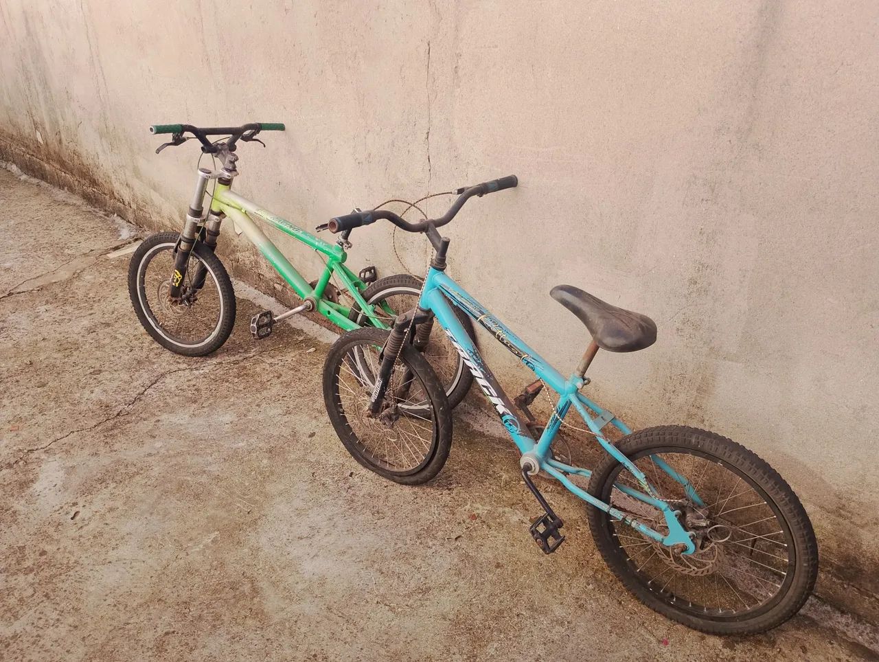 Vendo duas bicicletas aro 20 