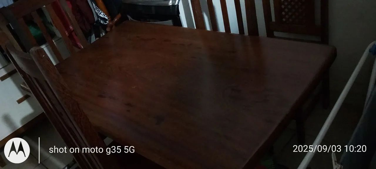Mesa com cadeiras