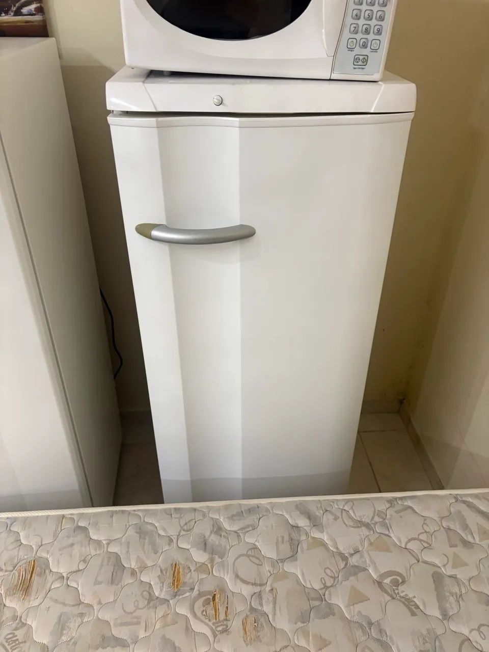 Geladeira Eletrolux pequena , refrigerador  - Foto 5