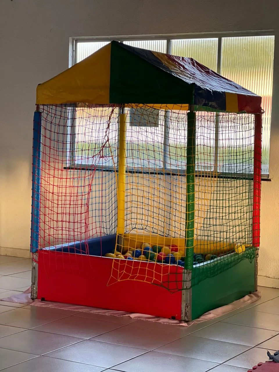Casinha de bolinhas completa