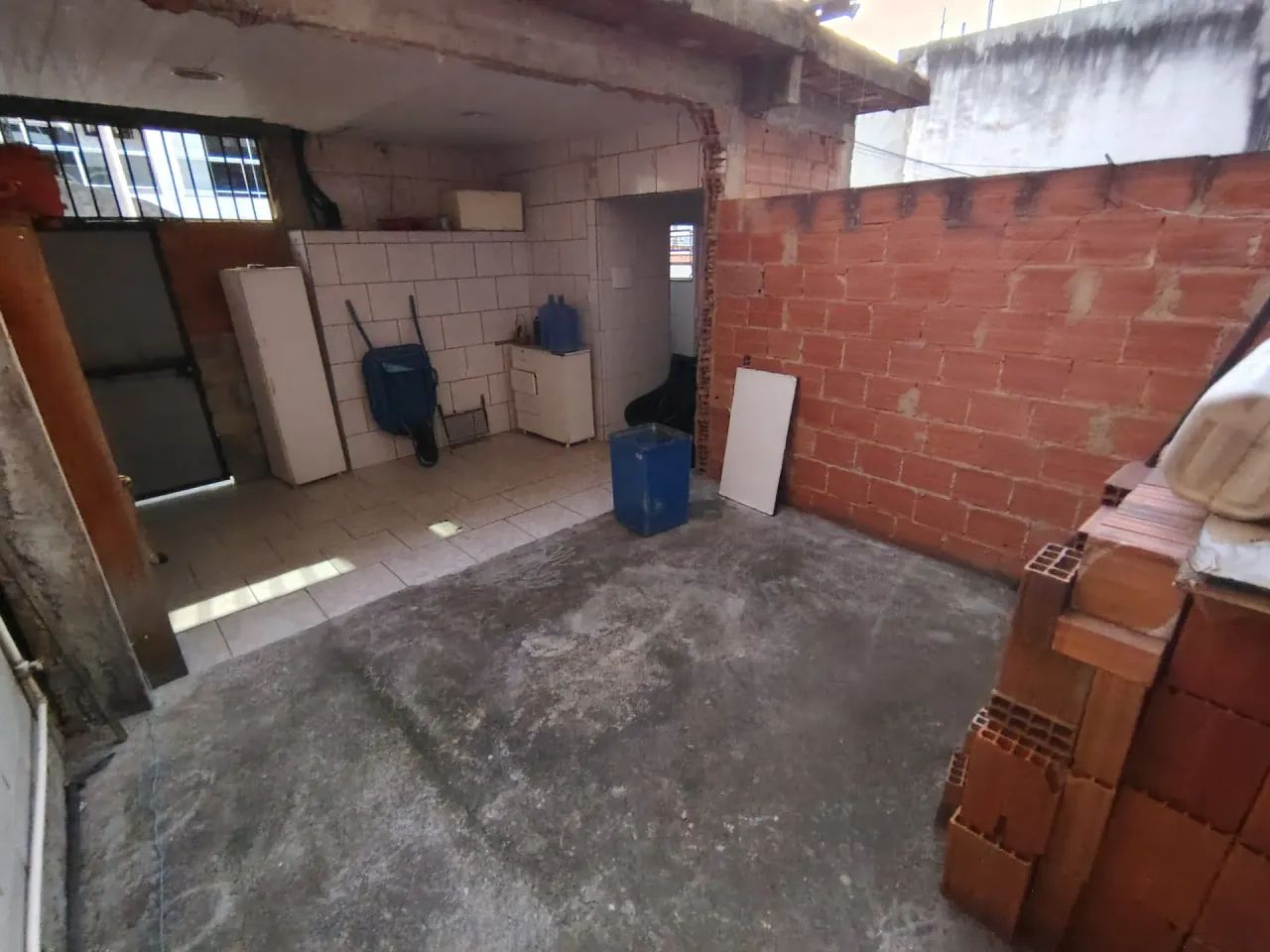 Oportunidade em Belford Roxo: Imóvel Independente com Terraço - Foto 3