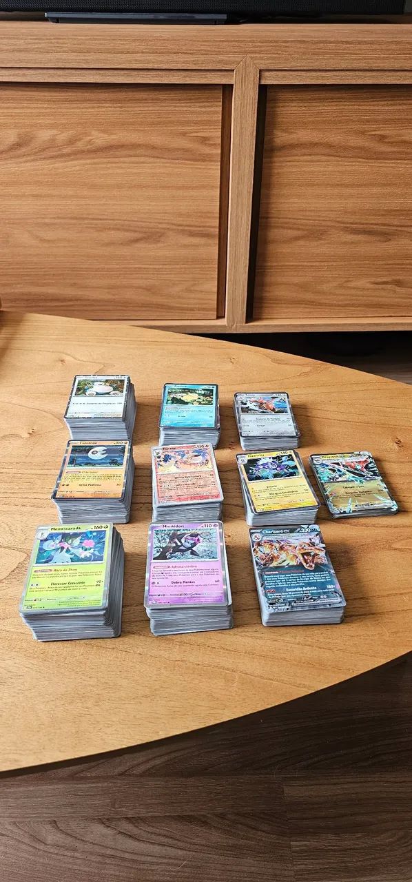 Pokémon TCG lote com aproximadamente 777 cartas - Foto 2