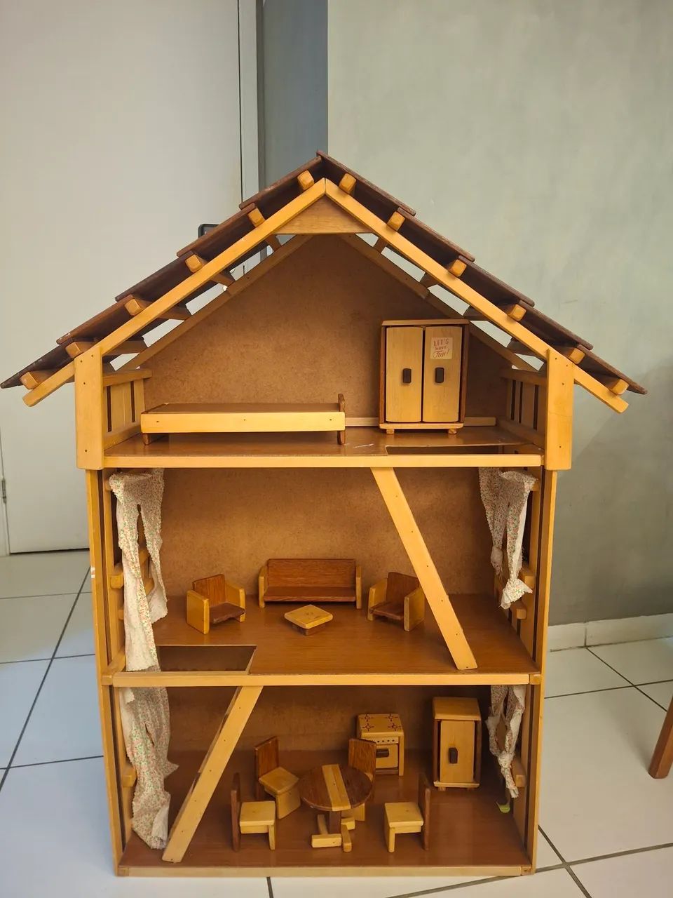 Casa de boneca (madeira)