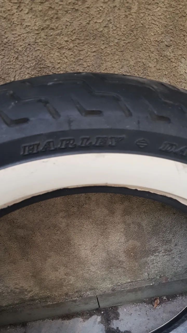 Pneu marca harley davidson faixa branca para usado meia vida aro 16 traseiro é dianteiro  - Foto 5