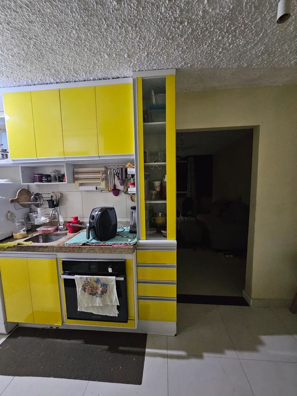APARTAMENTO 2/4 COM MOBÍLIA 
