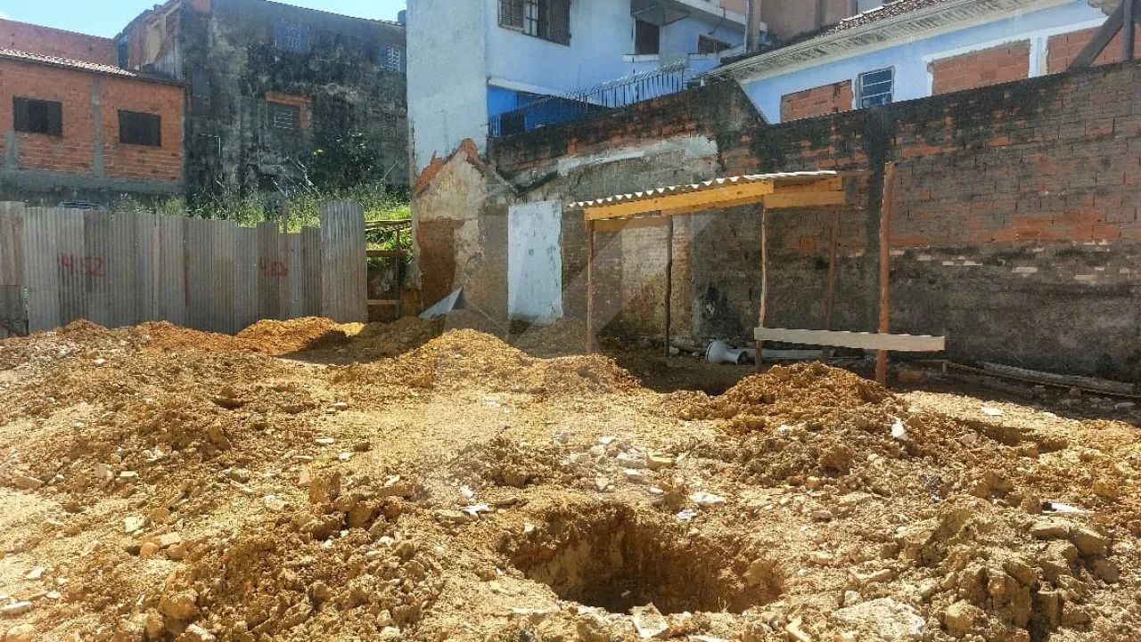 Terreno na Vila Medeiros, 187m2, Confira !