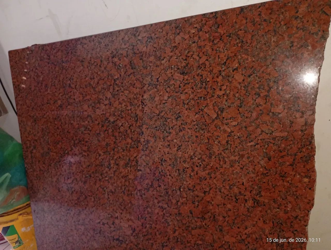 Peça de granito vermelho Brasília 2 metros metros por 90