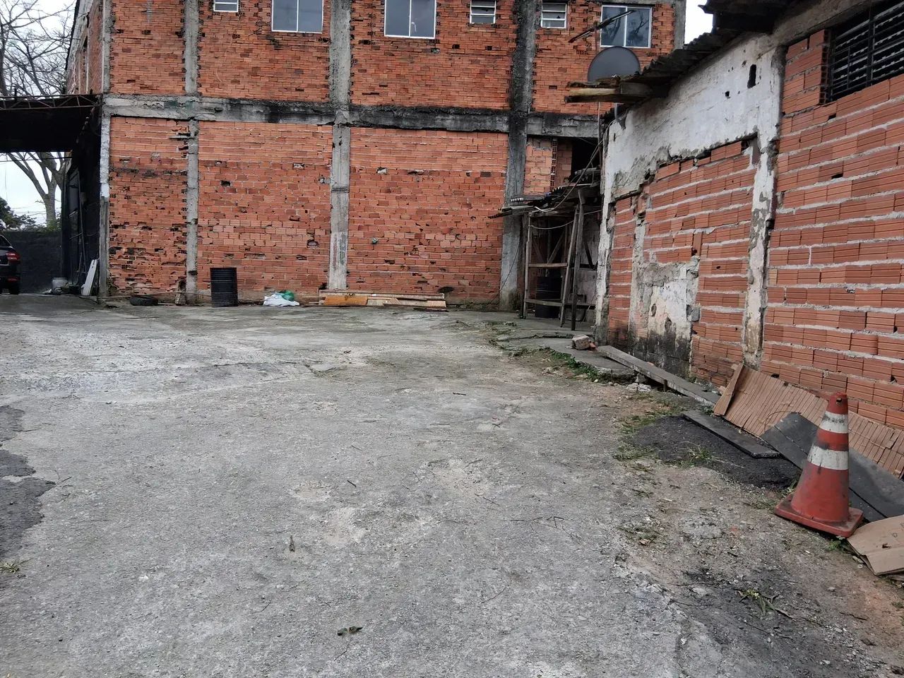 Excelente terreno para locação com 4 cômodos - Foto 5