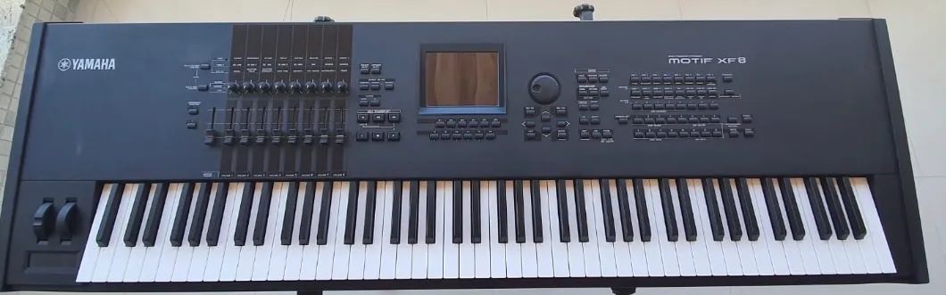 Vendo Teclado Yamaha Motif XF8 Super Conservado - Instrumentos