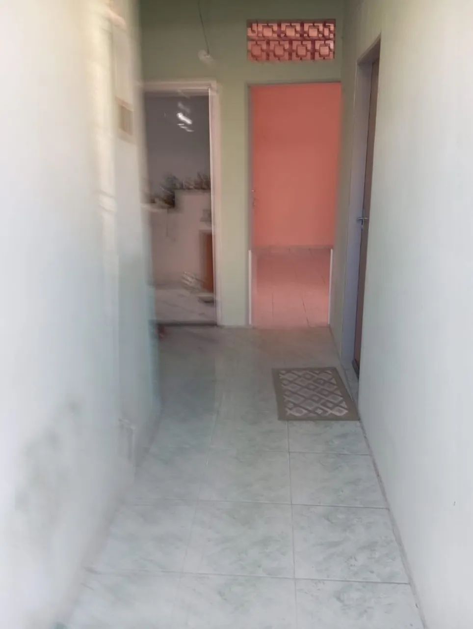 Alugo kitinet com sala quarto banheiro cozinha ária  - Foto 3