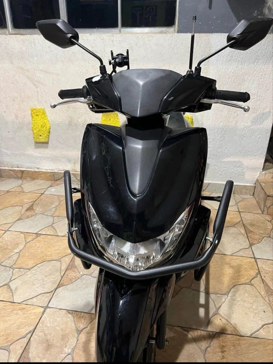 Yamaha fluo  2024 - Foto 3