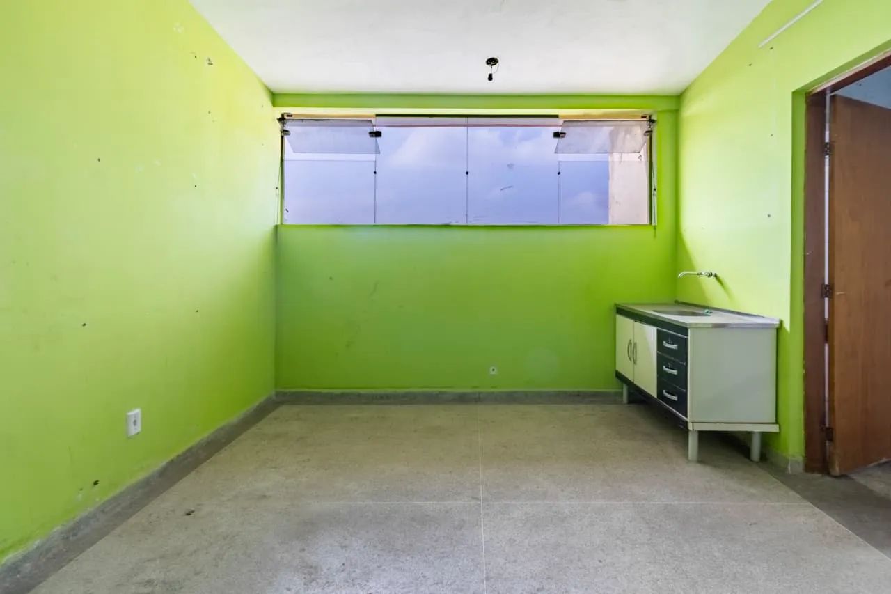 Prédio comercial na Avenida Rio Mirivaí, 23 - sala 09  30 m²
