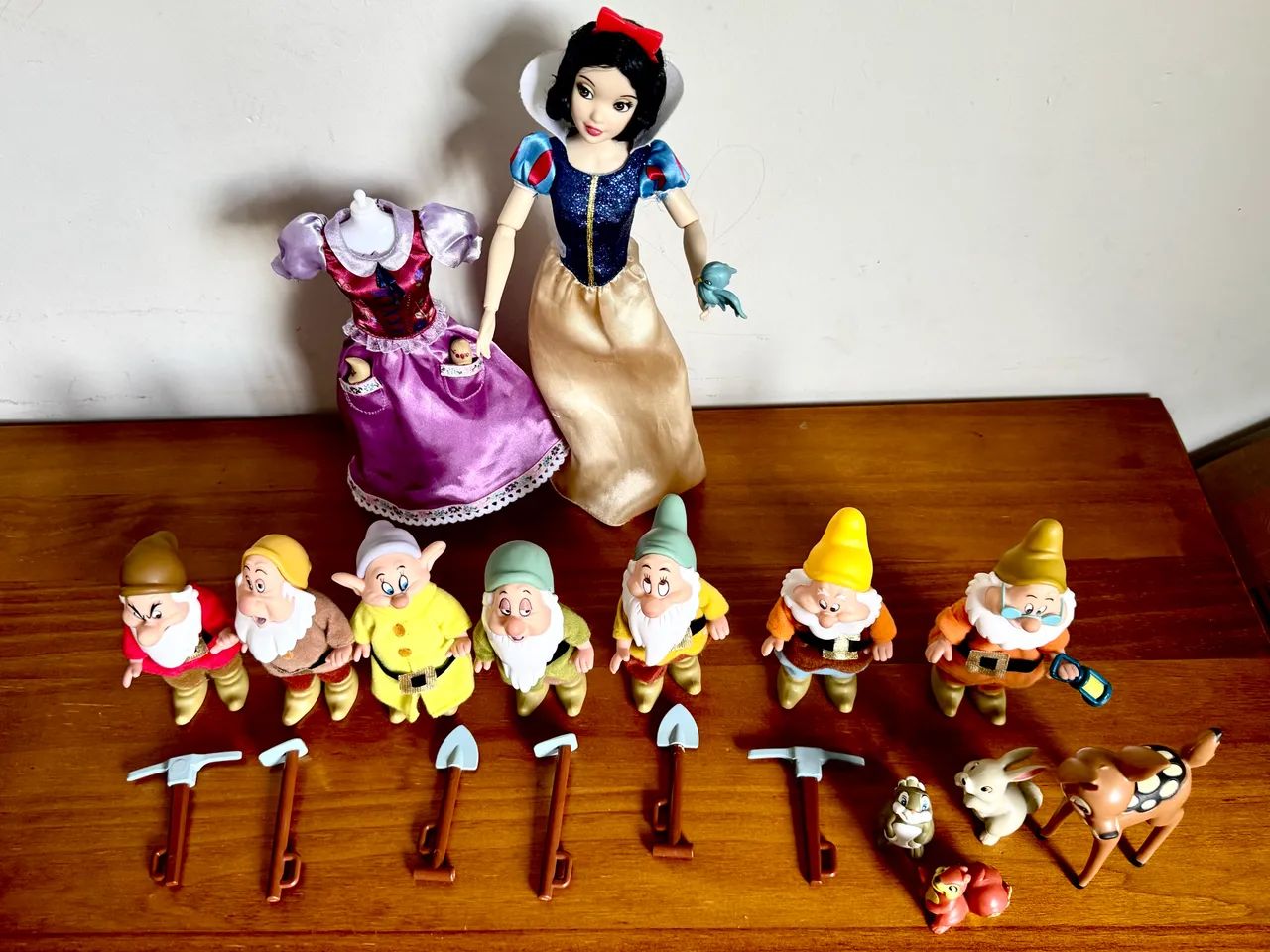 Playset colecionável Branca de Neve e os sete anões  - Foto 3