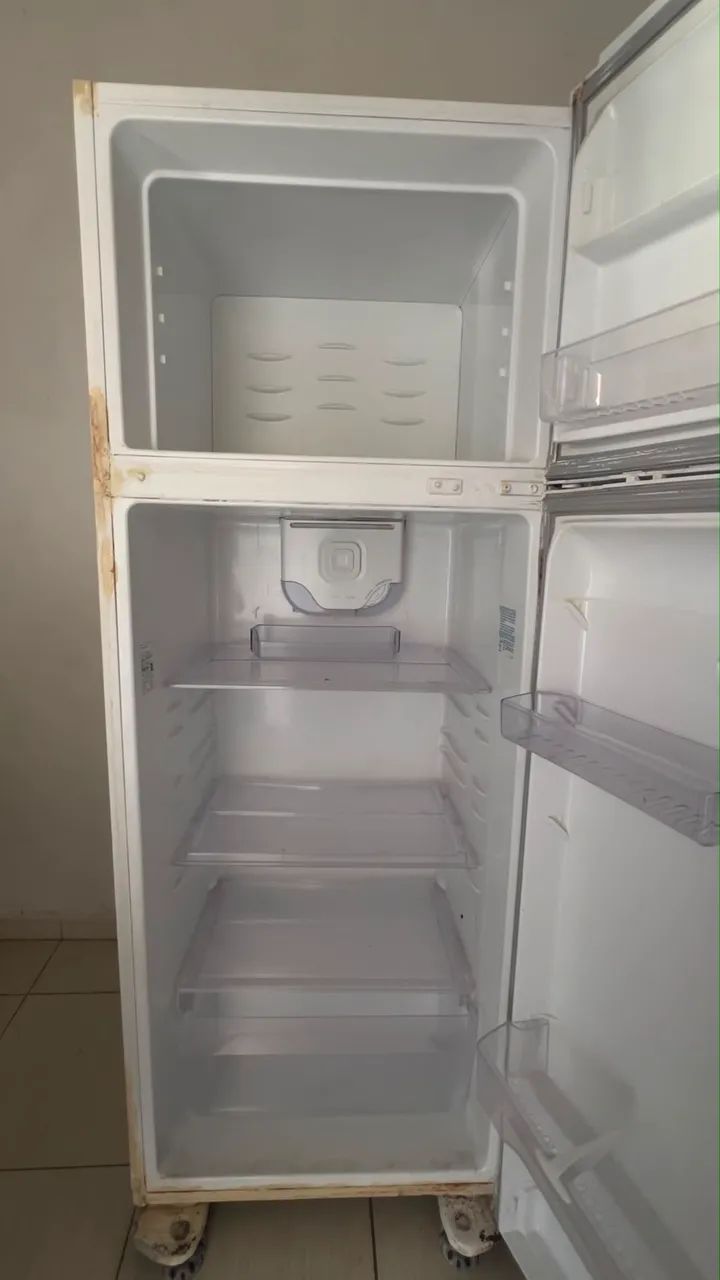 Vendo geladeira Electrolux  - Foto 2