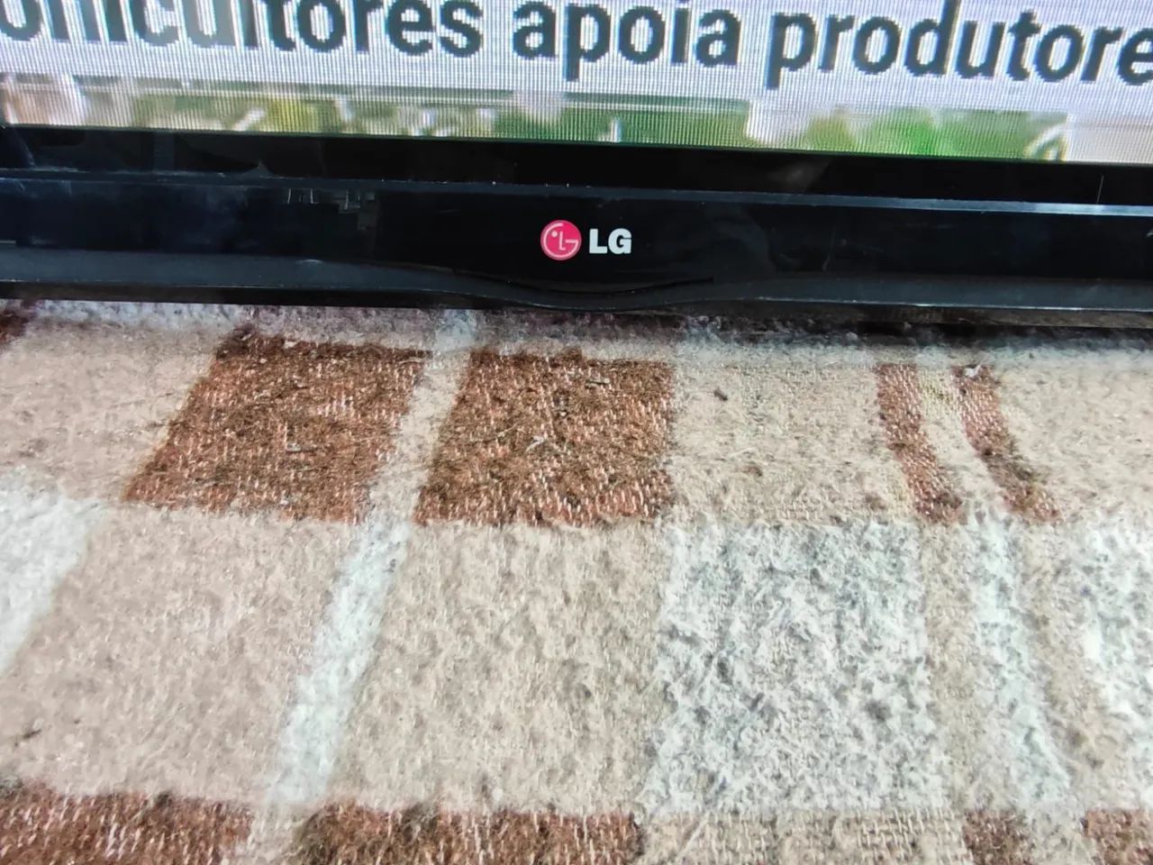 TV LG  50 polegadas funcionando perfeitamente (NÃO É SMART)  parcelo c /taxa - Foto 3