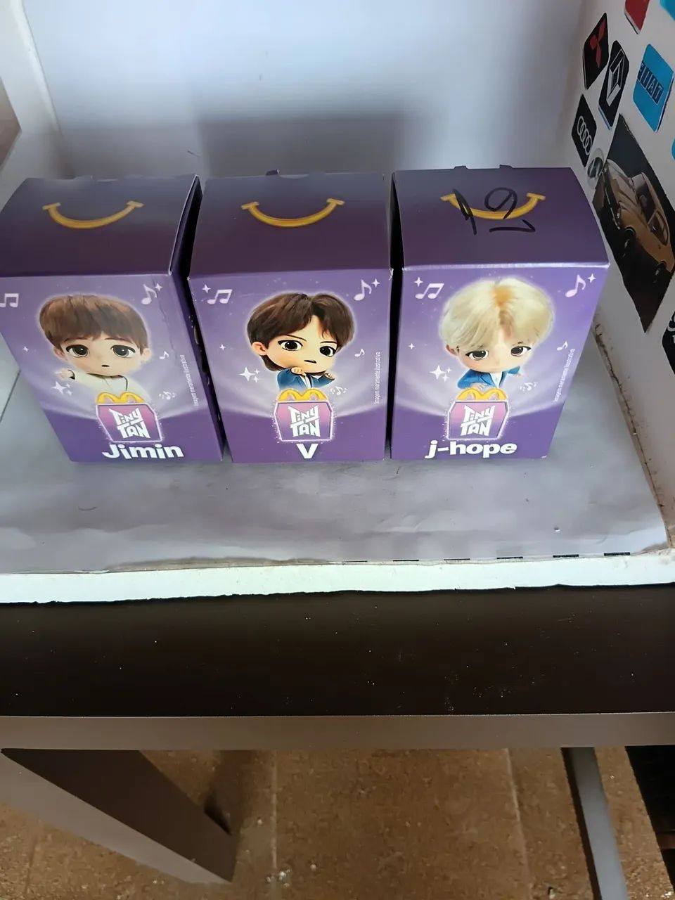 3 bonecos bts McDonald's V, Jimin e J-hope 