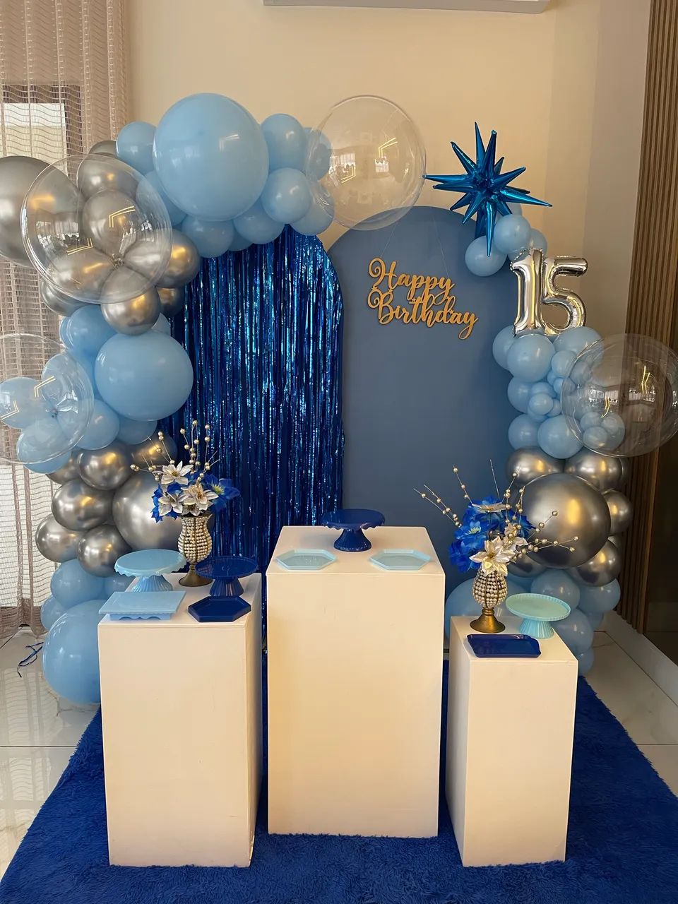 Decoração de 15 anos básica e chic 