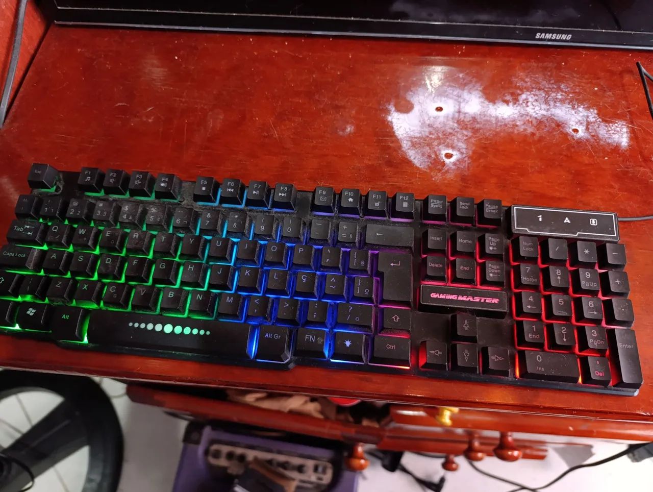 Kit teclado e mouse usado para sair rápido 