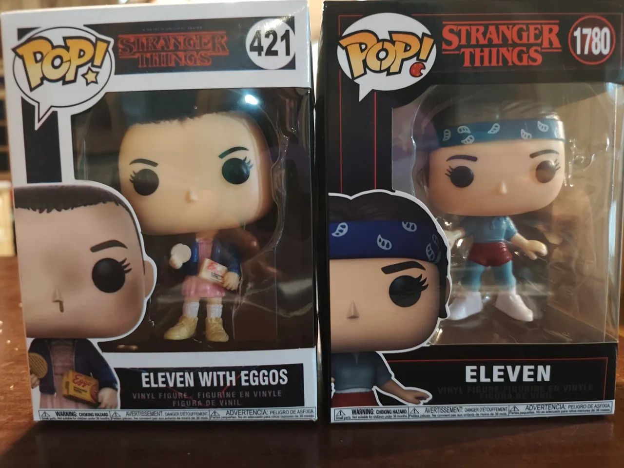 Kit com 2 funko pop eleven (onze) Stranger things