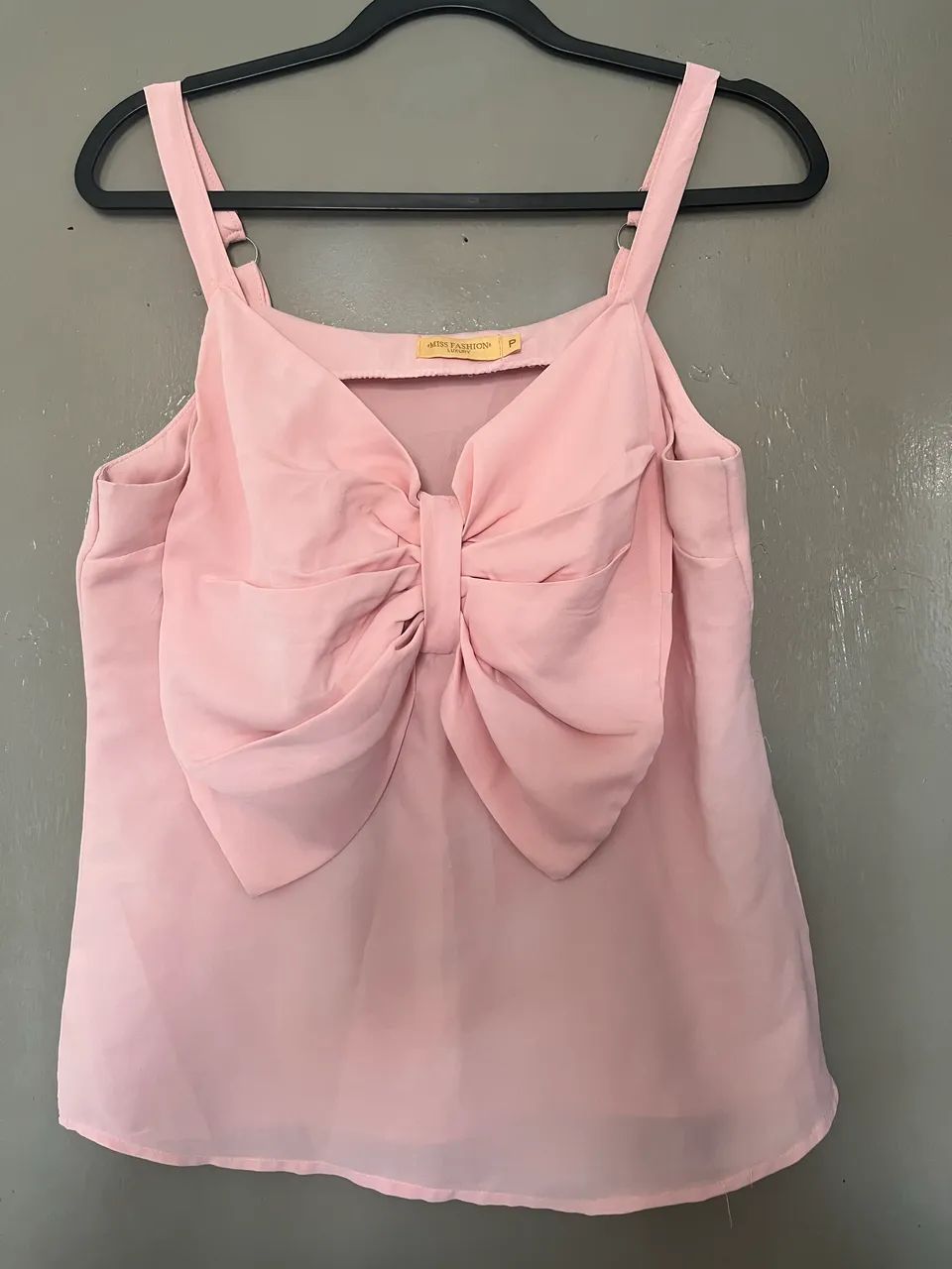 2 Blusas de laço 