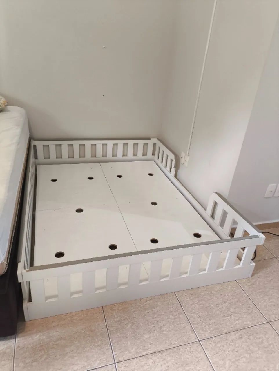 Cama montessoriana infantil 