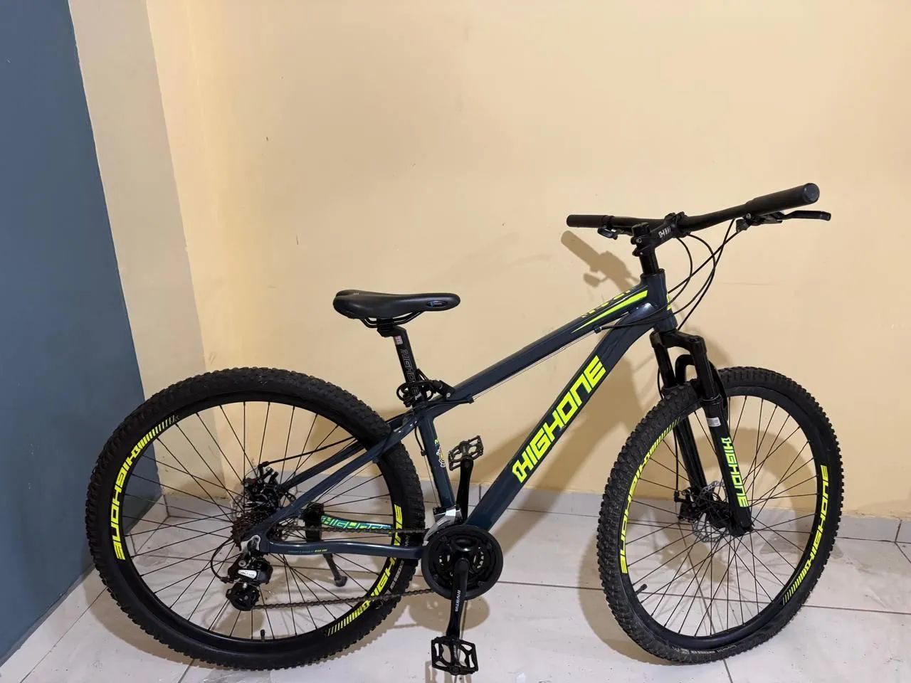 Vendo 2 bikes. Aro 26 é Aro 29 - Foto 4