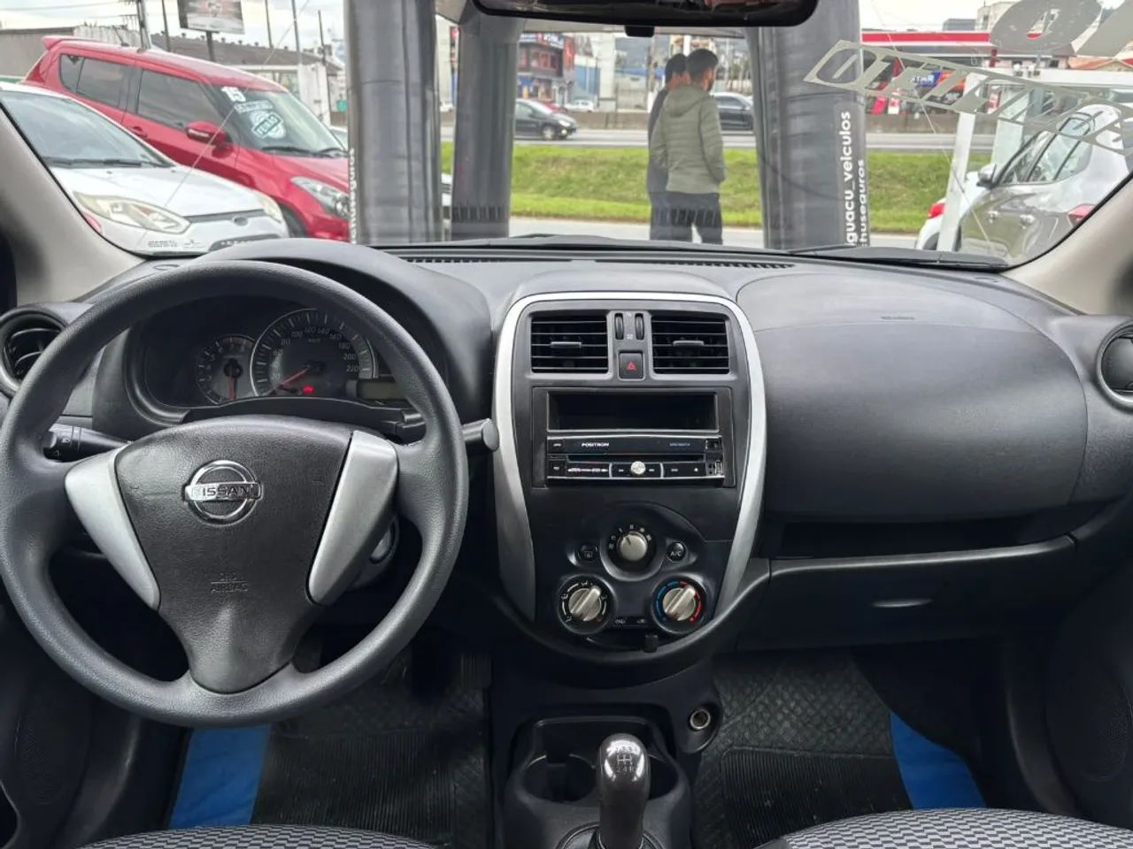 Nissan Versa 1.0 12V Flexstart 4P Mec. 2018 - Foto 5